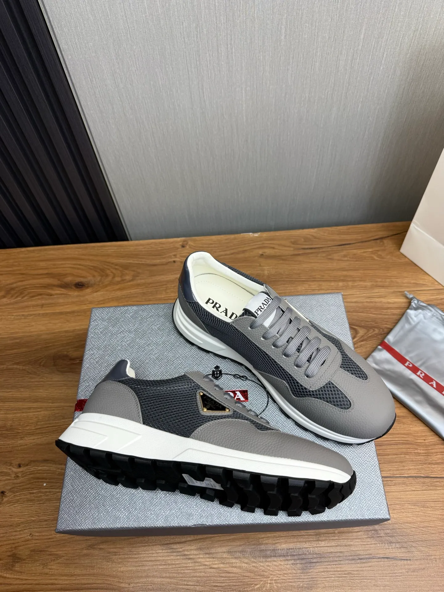 Men's shoes 💰560💰 [PRADA] Men's shoes are popular in the counter, official website is synchronized, 1 high-quality shipment ✔️Original cowhide mesh + cowhide lining, 1🆚1 replica, original sole, 38-45 (45 customized, non-refundable)